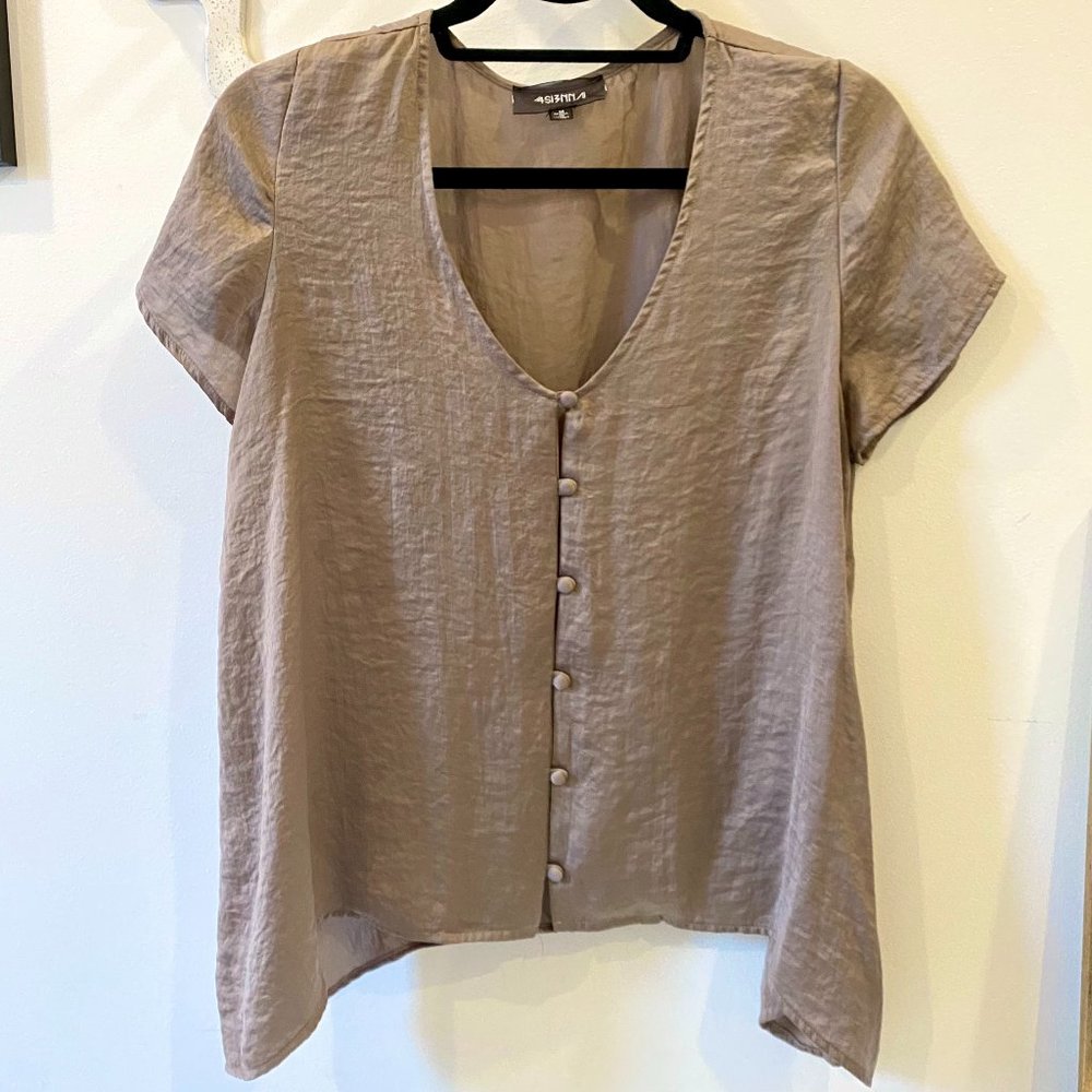 Silky Short Sleeve Button Up Blouse - Sz M